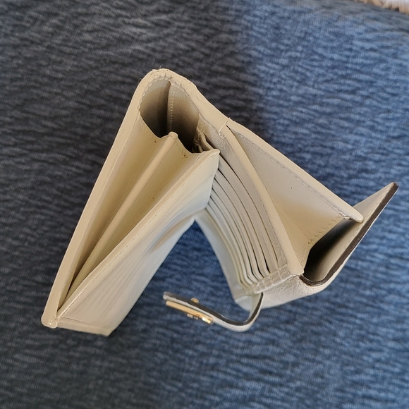 Gucci GG Canvas Heart Continental Long Wallet - Picture 9 of 10